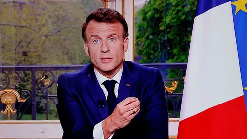 [ TRANSPORT/GREVE ] Allocution Emmanuel Macron: une diffusion qui...