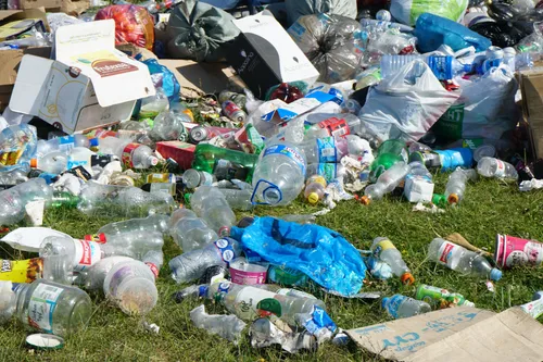 [ ECOLOGIE ] Les poubelles débordent à Martigues