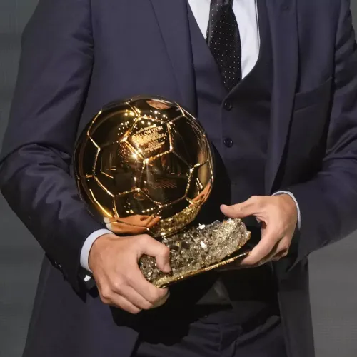 [ SPORT - FOOTBALL ] Sans surprise, Messi reçoit son 8ème ballon d'Or