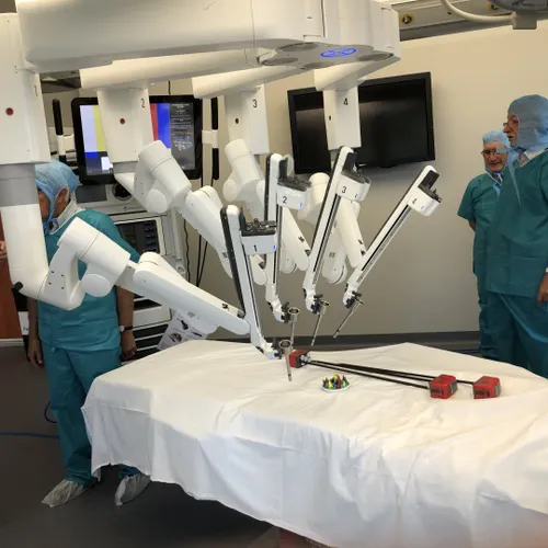 [ Santé ] Un urologue Bordelais réalise une prostatectomie de...