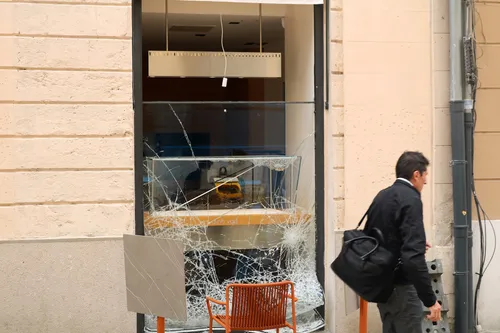 [ SOLIDARITE - MARSEILLE ] Commerçants sinistrés: Des moyens...
