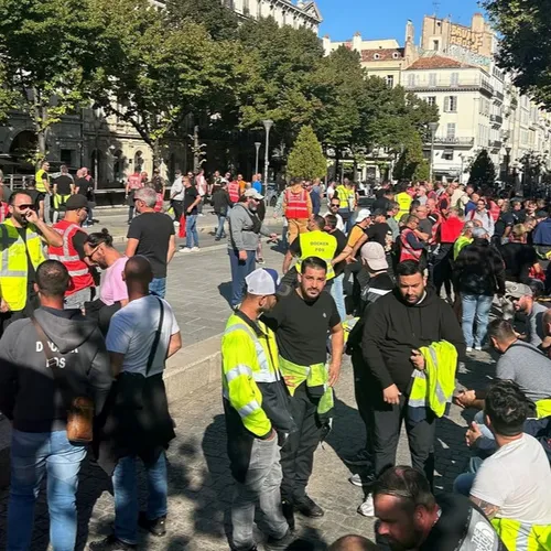 [ GREVE - FOS SUR MER ] Action massive des dockers de Fos, ce...