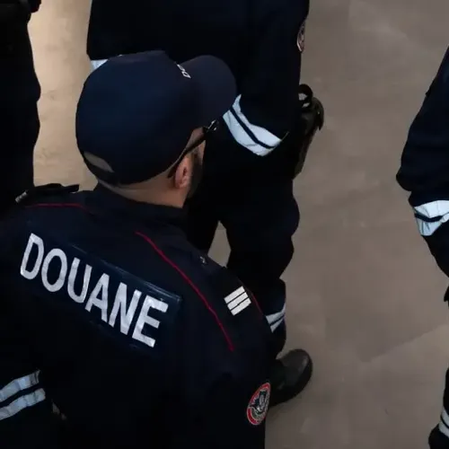 [ Faits Divers ] Opération douanière à Marseille : Découverte d'un...