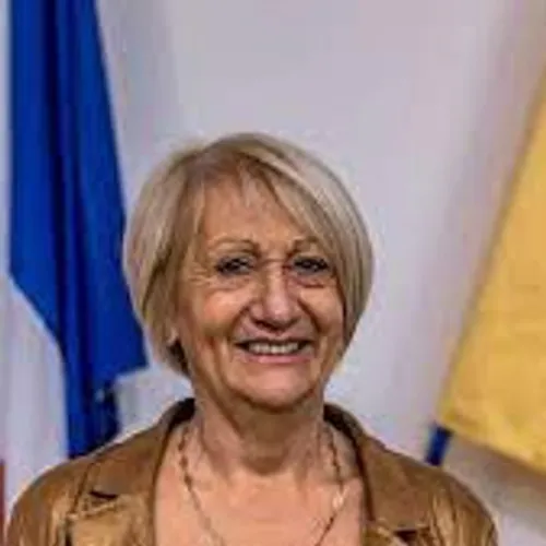[ POLITIQUE ] Gard: Françoise Laurent Perrigot reste à la tête du...