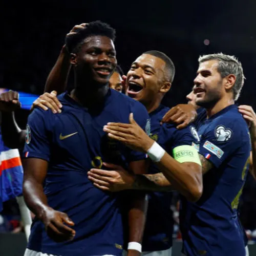 [ SPORT - FOOTBALL ] Qualification EURO2024: La France fait un sans...
