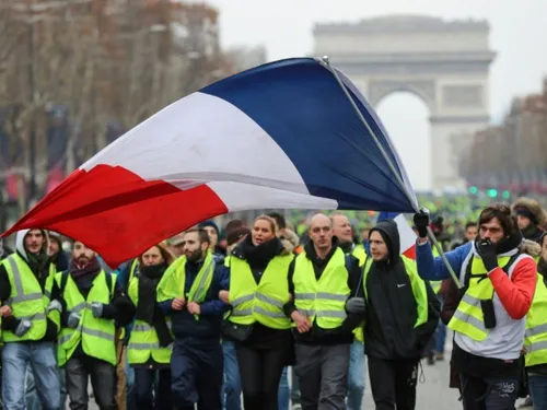 [ SOCIAL ] 5 ANS APRES LES GILETS JAUNES ...