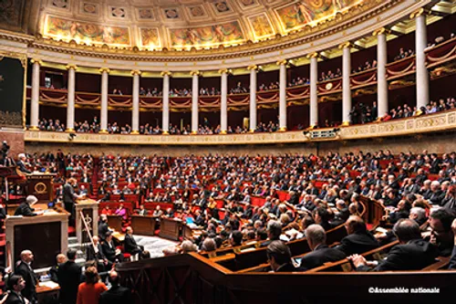 [ SOCIÉTÉ ]: Pas de majorité absolue à l’assemblée nationale