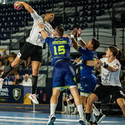 [SPORT] l'USAM Nîmes handball déroule, avant d'affronter le PSG