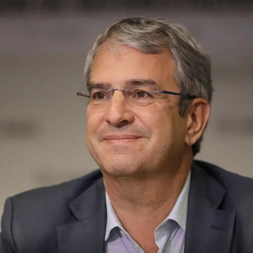 [ Société ]  Laurent Freixe, directeur général de Nestlé, doit être...