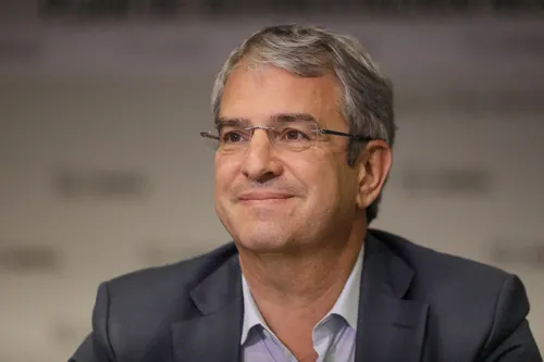 [ Société ]  Laurent Freixe, directeur général de Nestlé, doit être...