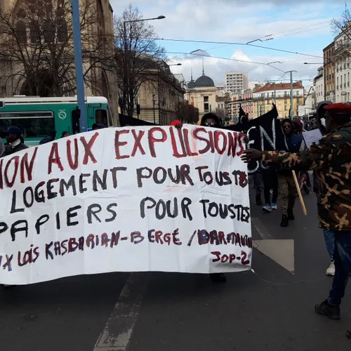 [ SOCIETE - FRANCE ] Des locataires expulsés en vue des JO de Paris