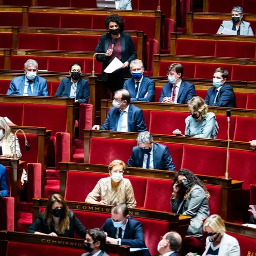 [ POLITIQUE ] Le parlement a définitivement adopté le projet de loi...