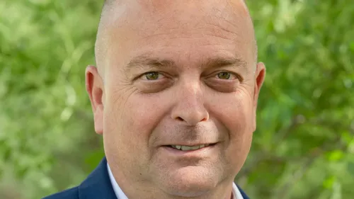 [ POLITIQUE - ST MARTIN DE CRAU ] Christophe Laufray élu maire de...