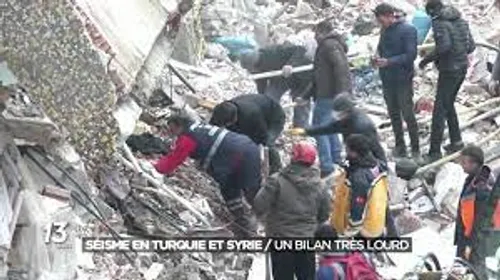 [ A LA UNE ]: Le bilan ne cesse de grimper en Turquie et en Syrie...