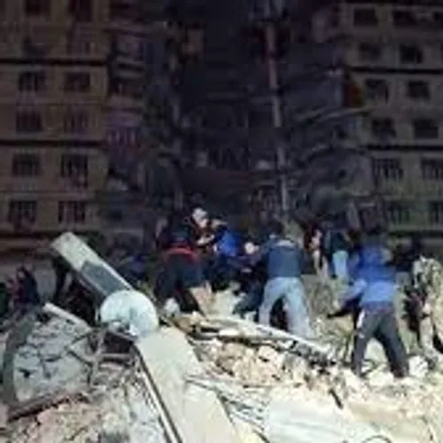[A LA UNE]: Le dernier bilan officiel des séismes en Turquie et en...