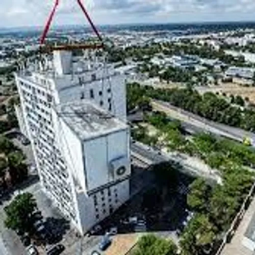 [A LA UNE]: A Nîmes, suspension de la démolition de la tour Avogadro.