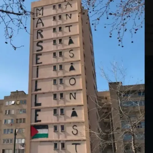[ Société ] Marseille efface le tag géant « Marseille antisioniste...