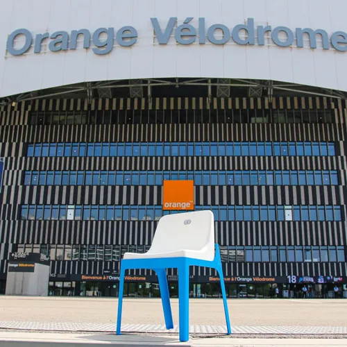 [ SPORT ]:  Des sièges recyclés du stade Vélodrome en vente