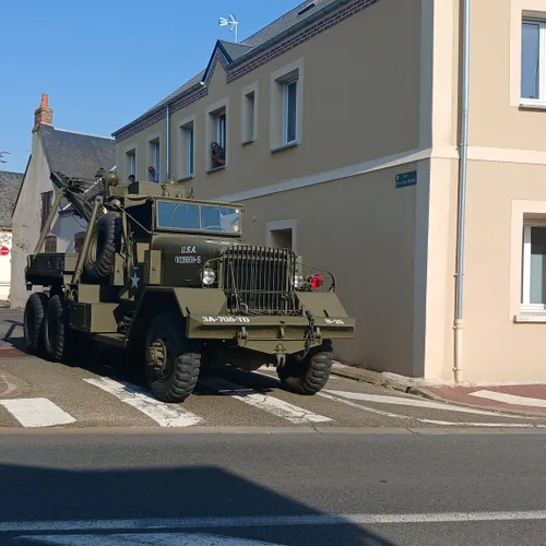 défilé véhicules Marboué