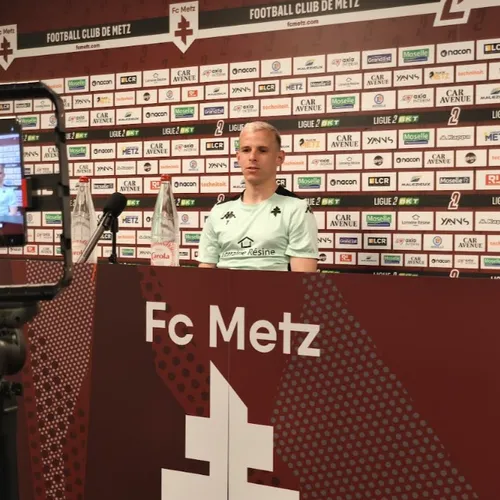 FC Metz : Gauthier Hein reçoit le trophée UNFP du mois de février