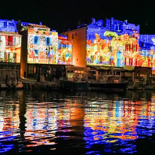 Cassis : les façades du Port illuminées !