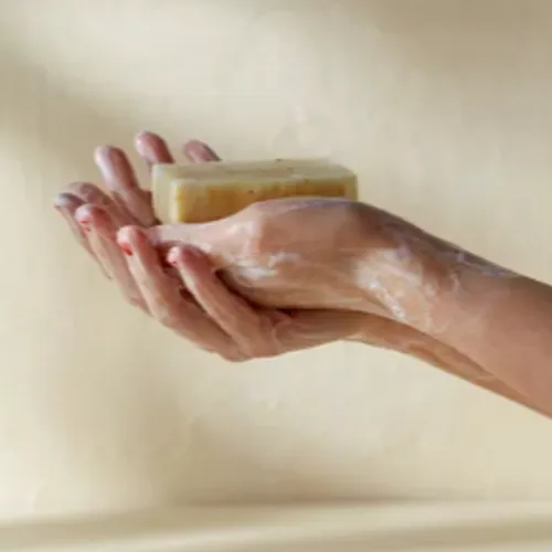 Un simple savon contre le cancer ? L'idée d’un adolescent à...