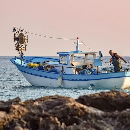Une cinquantaine de pêcheurs ont manifesté leur inquiétude devant...