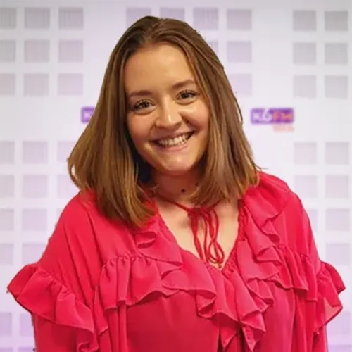 Antonella, commerciale et conseillère média