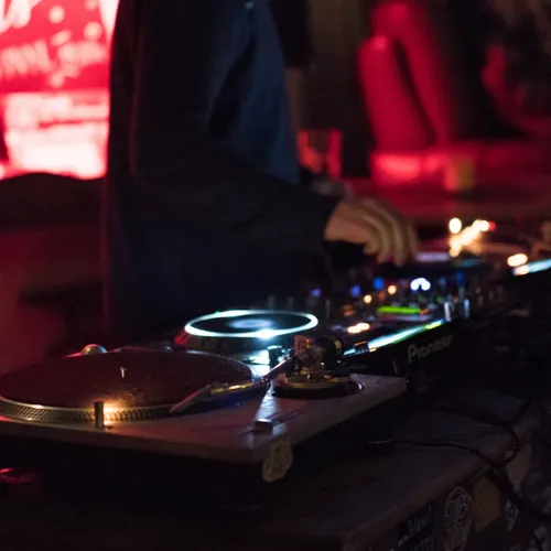 Est-ce la fin des DJs ?