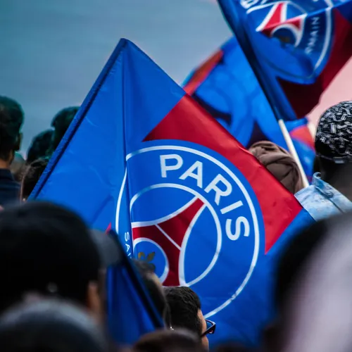 Pourquoi les supporters parisiens sont-ils devenus les plus grands...