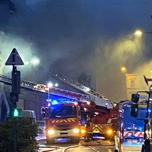 Très gros incendie dans le centre de Reims