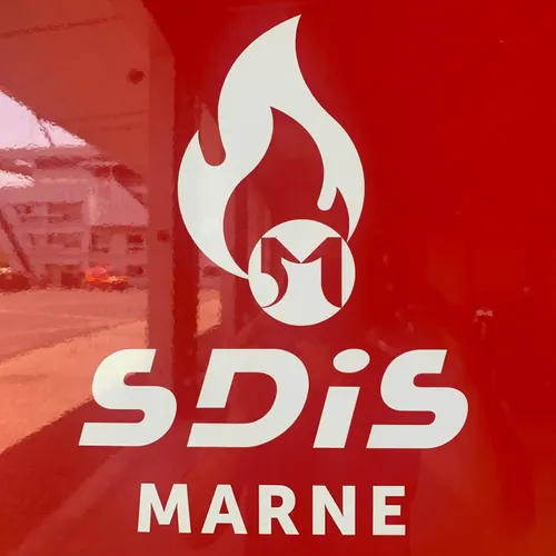 Un mort dans une collision entre une voiture et un camion