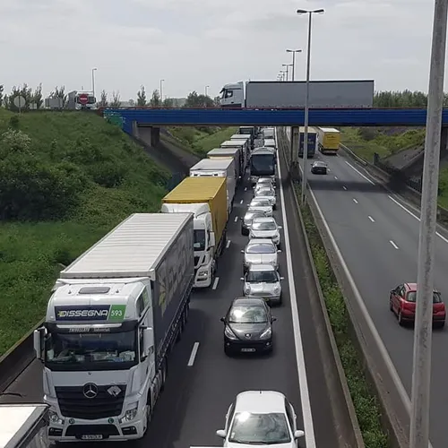 Un carambolage entraîne de gros bouchons sur l'A16 entre Loon-Plage...