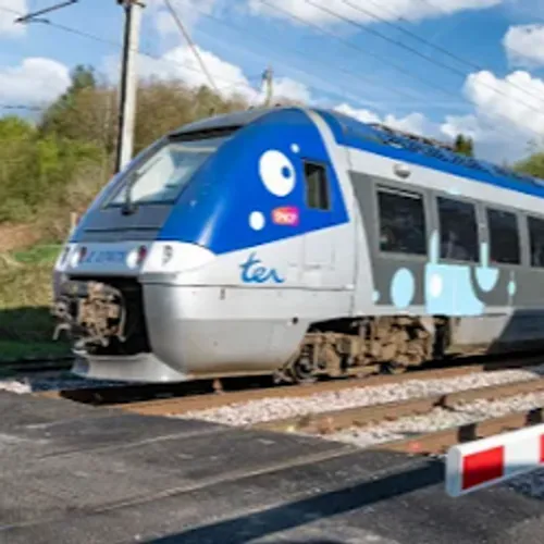 Trafic SNCF interrompu entre Dunkerque - Calais et Dunkerque -...
