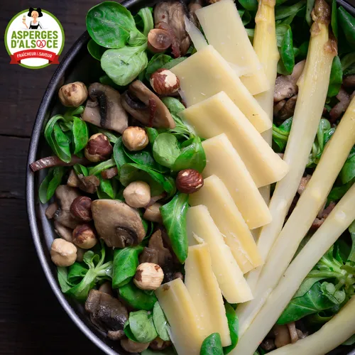 A table avec Leïla Martin - Salade d'asperges, champignons, lardons...