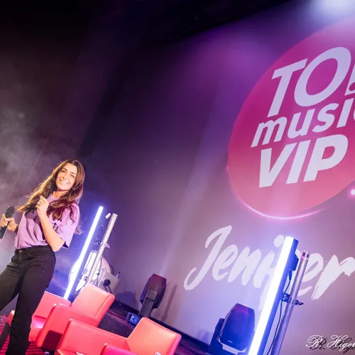 Jenifer TOP MUSIC VIP émission On Est Tous Debout Vox Strasbourg 2022 @René Higelin Photography