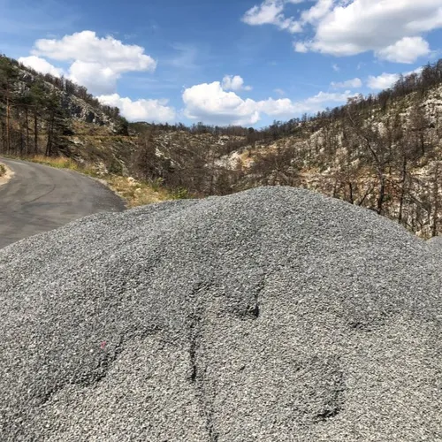 Les routes du secteur ont dû être refaites. Chantier toujours en cours