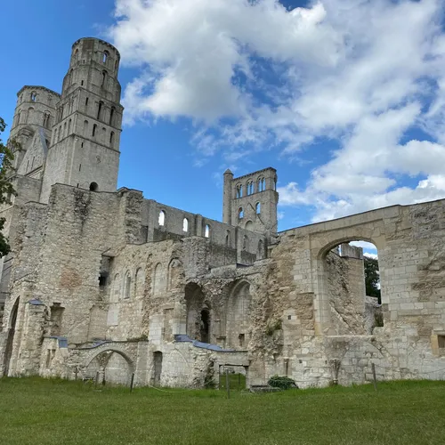 [PODCAST] L'Abbaye de Jumièges, témoin du passé normand