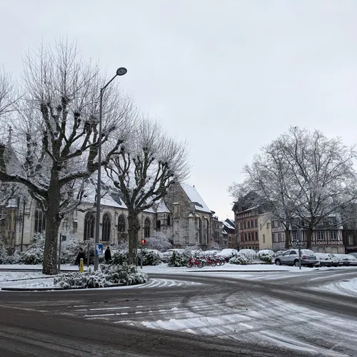 Rouen se réveille sous la neige