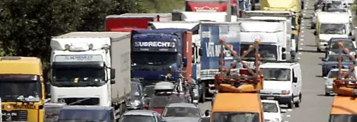 Journal 17h - Des blocages de routiers près de la frontière belge,...