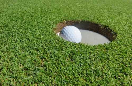 Des initiations 100 % féminines au golf à Saint-Omer