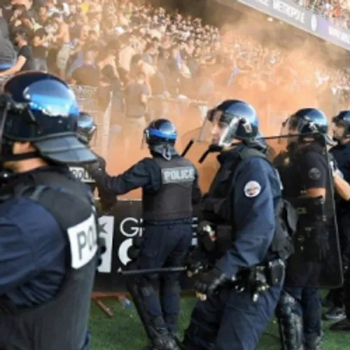 [ SPORT - FOOTBALL ] LIGUE1 / NIMES OLYMPIQUE : MONTPELLIER...