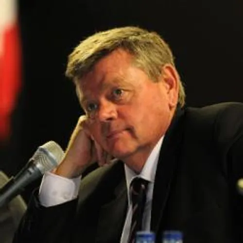 [ POLITIQUE - FOS SUR MER ] LE MAIRE RENE RAIMONDI ANNONCE SA...