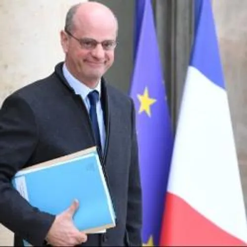 [ EDUCATION - FRANCE ] Reprise de l'école : on décidera "en...