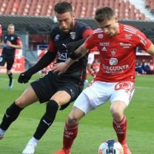 [FOOTBALL]: Nos crocos rentrent du Finistère avec le point du match...