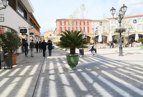 [ EMPLOI - MIRAMAS ] JOB DATING AU VILLAGE DES MARQUES DE MIRAMAS.