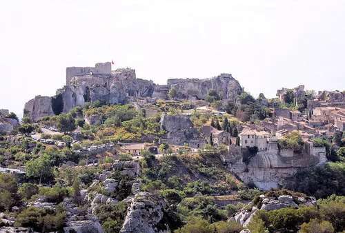 [ PATRIMOINE - BAUX DE PROVENCE ] Pays d'Arles : les Baux sont...