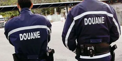[ FAIT DIVERS - ARLES ] GROSS SAISIE DE 571KG DE CANNABIS SUR...
