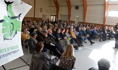 [POLITIQUE]: Pays d'Arles : "Exercer une pression très forte pour...