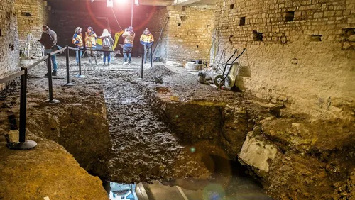 [ PATRIMOINE - NIMES ] Fouilles sous les arènes de Nîmes : quels...